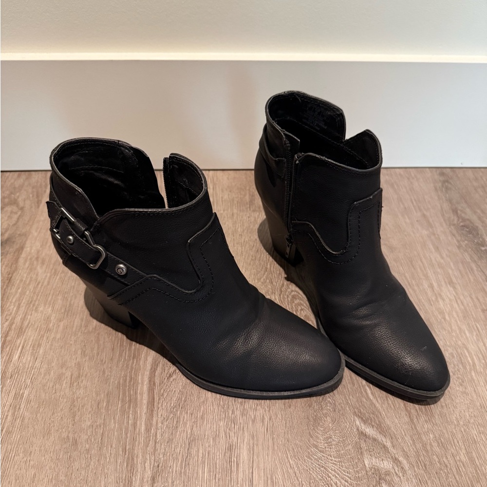 Black Guess Ankle Boots - Picture 2 of 5